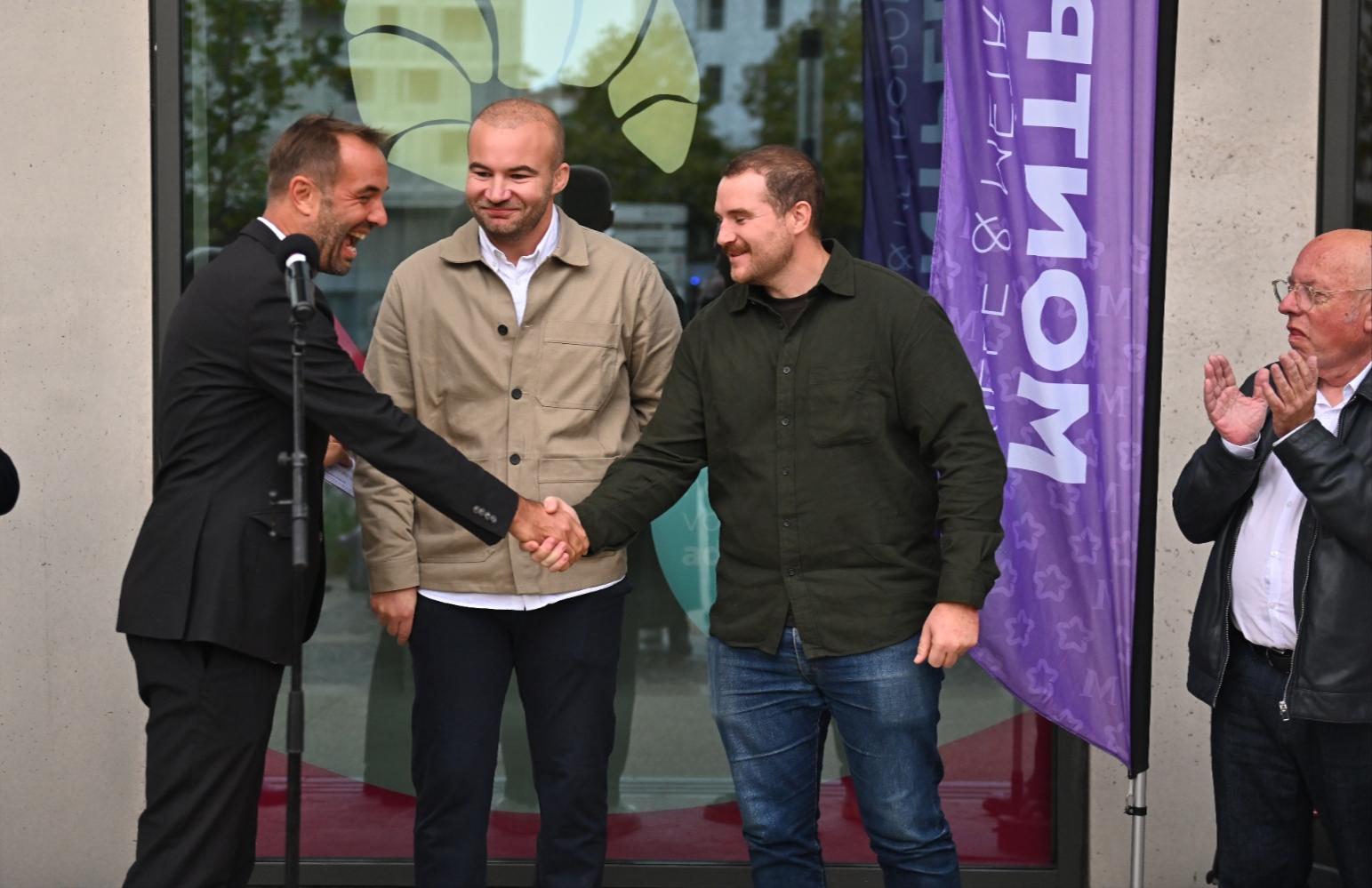 Remise clés Claudette (1) - Ludovic Severac.jpg