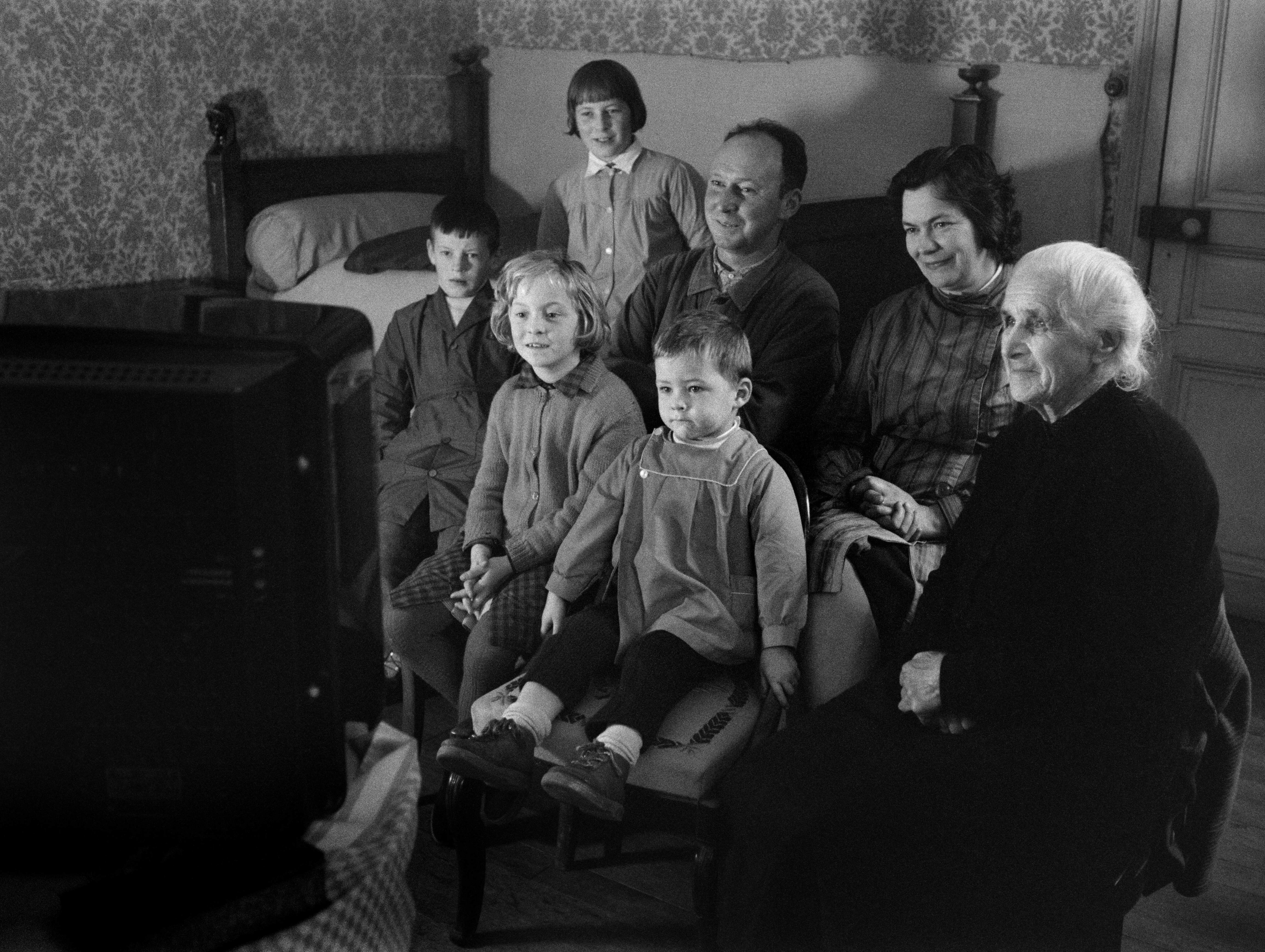 La première télévision. Bourgogne (France), 1963.(2).jpg