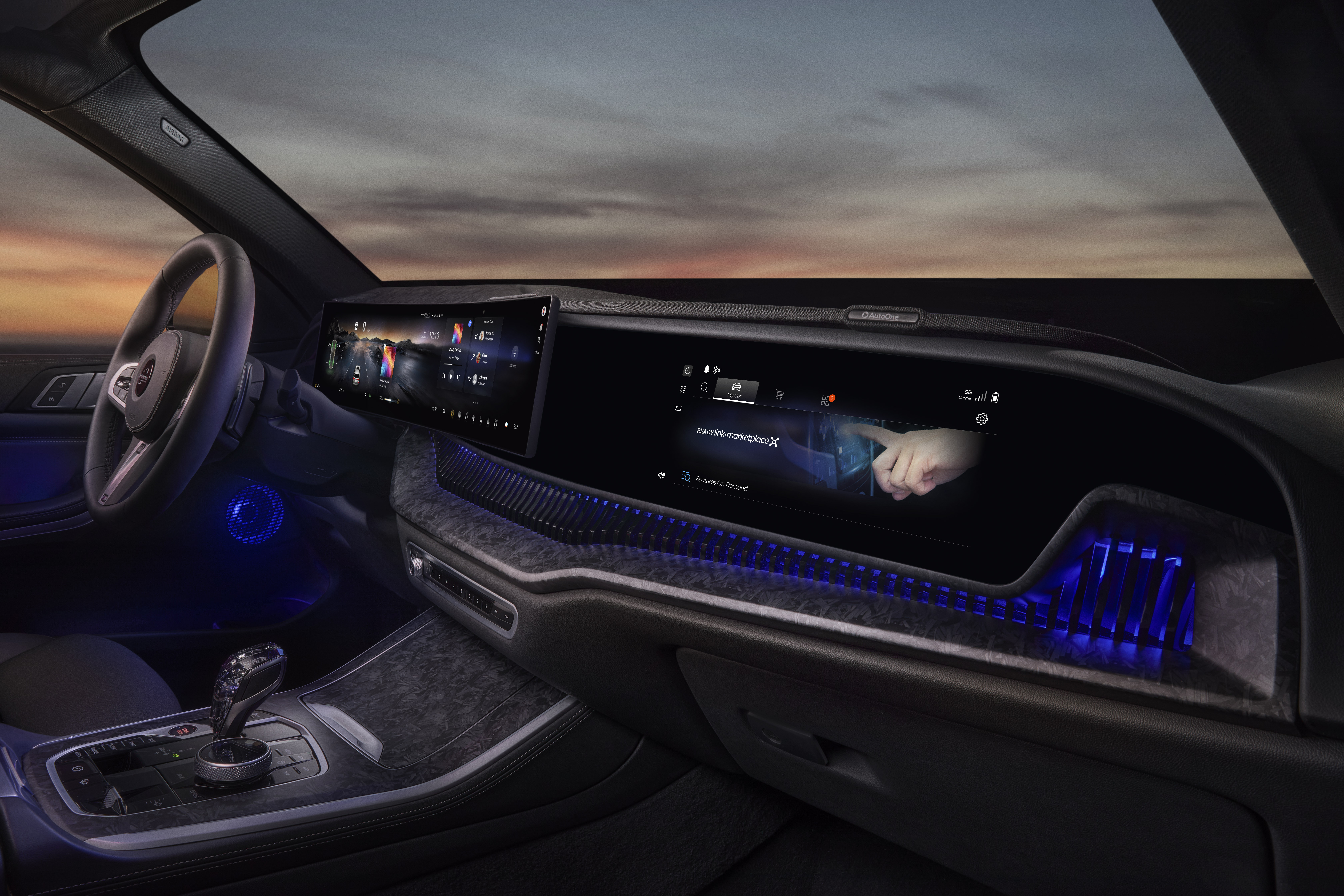 HARMAN Automotive_Passenger_Screen_Ready_Link_Marketplace.jpg