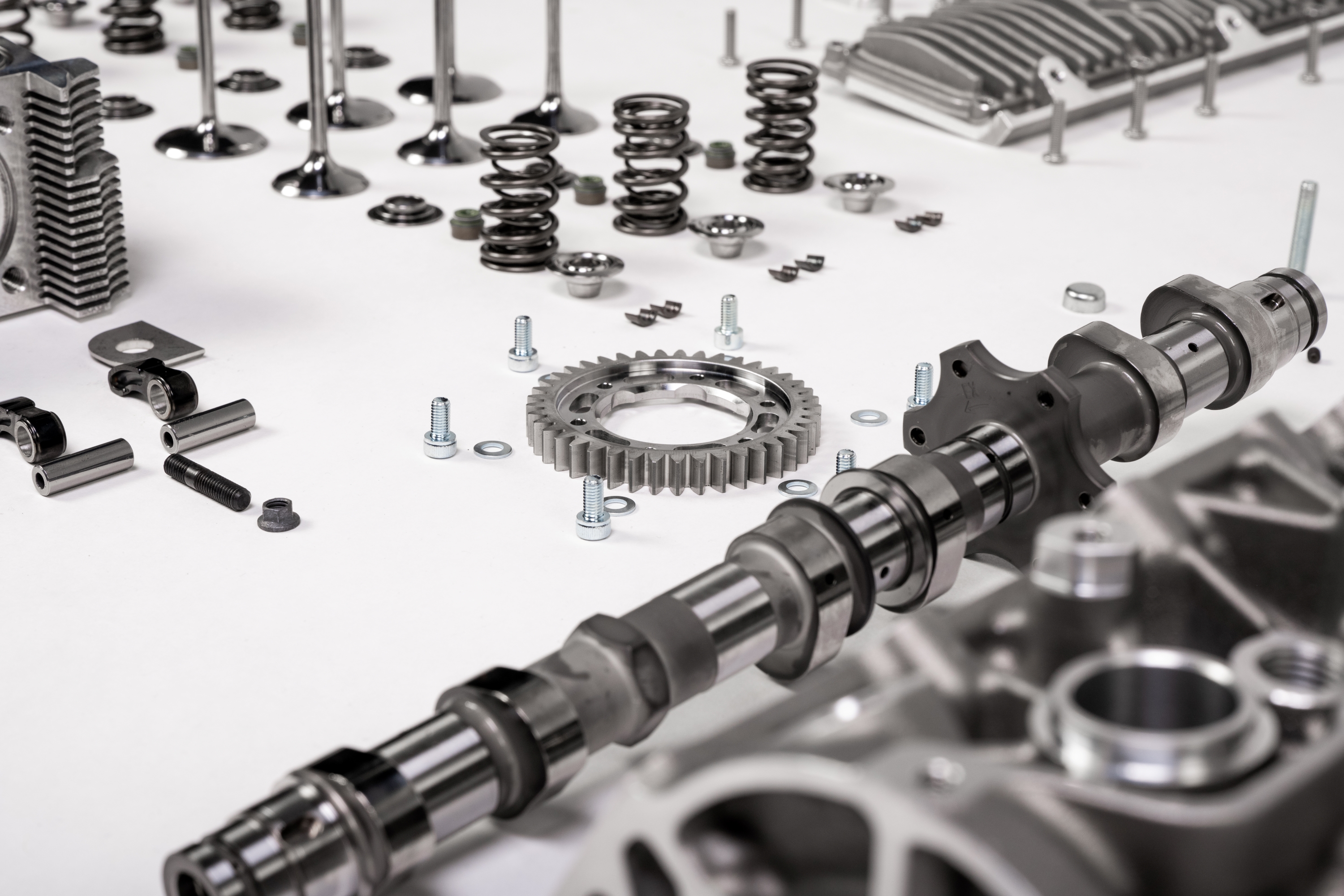 03 Swindon Powertrain M64 Cylinder Head Kits.jpg